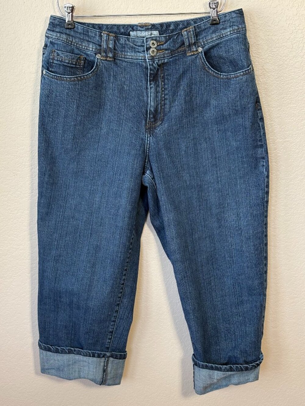 Chico's Platinum Denim Capri Jeans Size 2.5 Blue Cuffed Stretch Double Button
